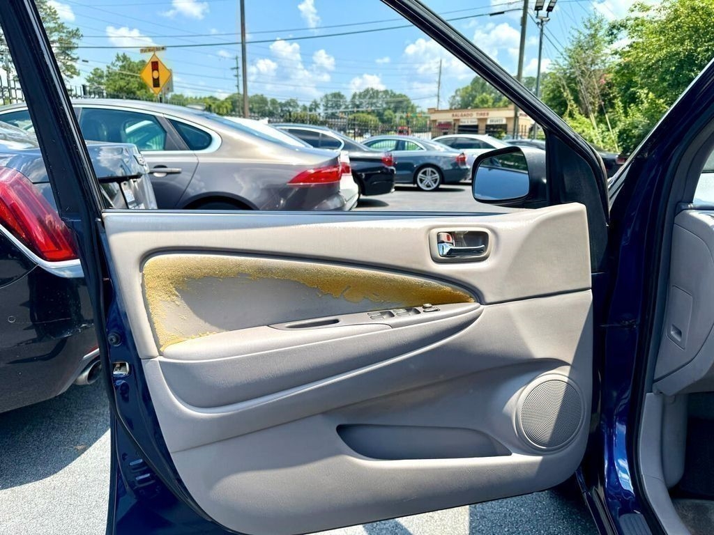 Toyota Prius 4-Door Sedan 2002