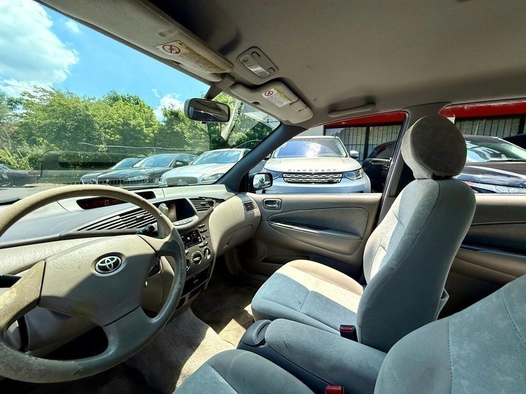 Toyota Prius 4-Door Sedan 2002