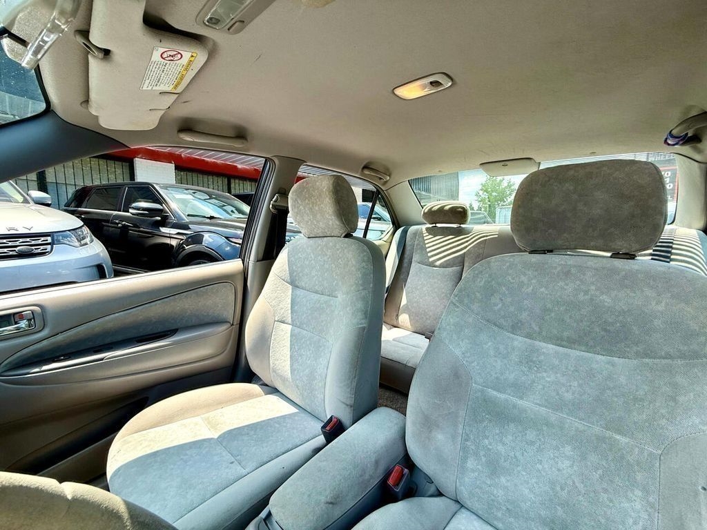 Toyota Prius 4-Door Sedan 2002
