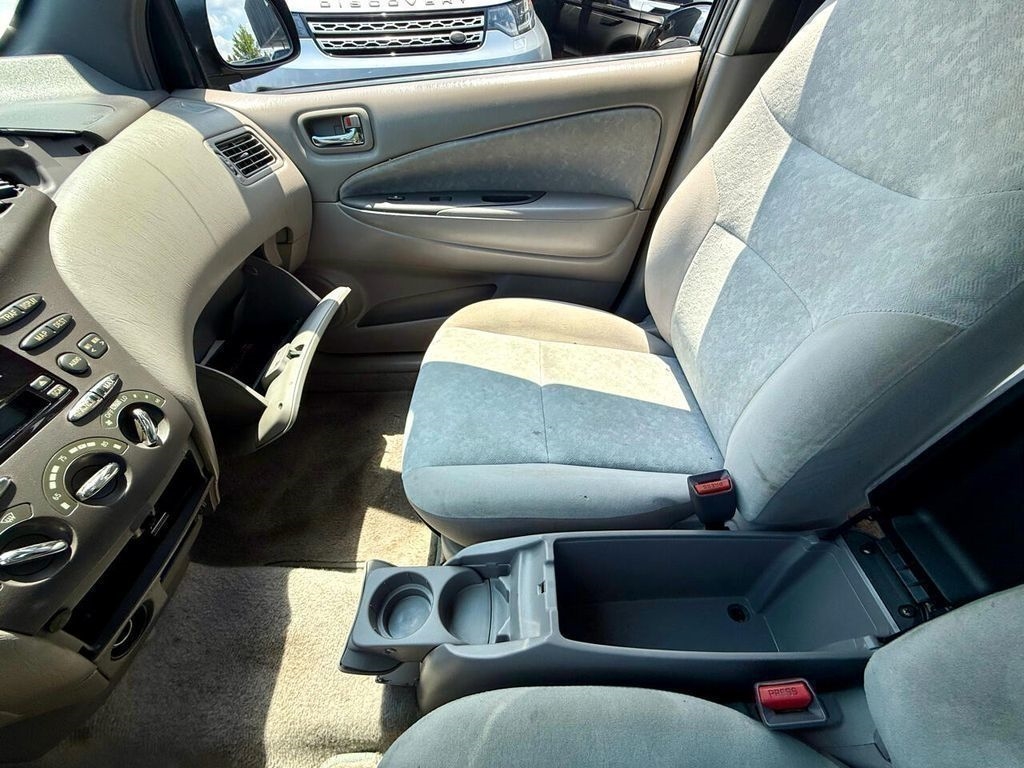 Toyota Prius 4-Door Sedan 2002