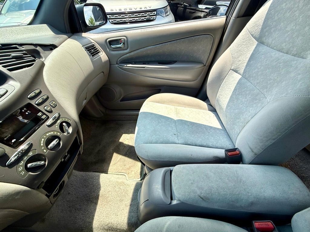 Toyota Prius 4-Door Sedan 2002