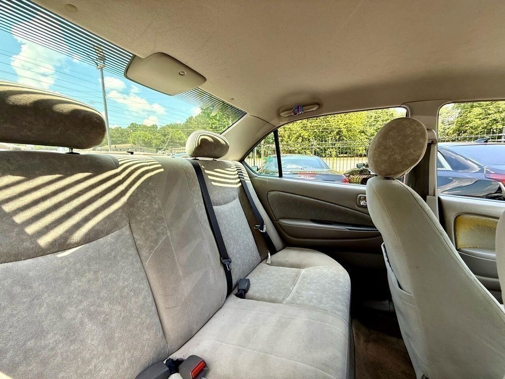 Toyota Prius 4-Door Sedan 2002