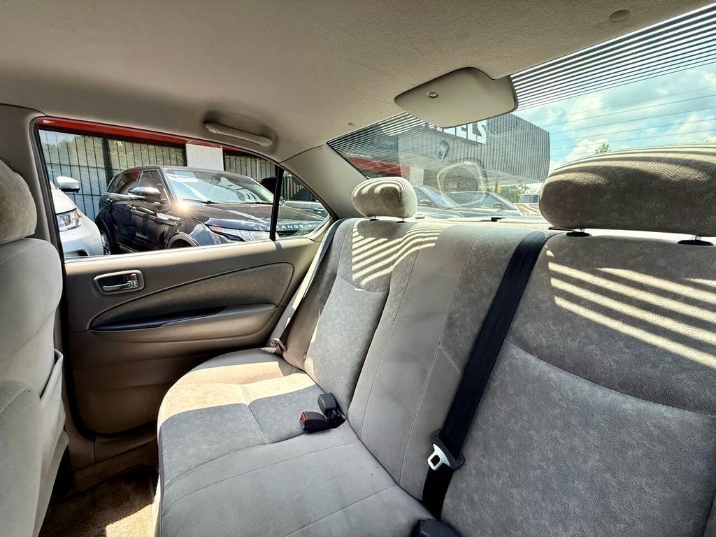 Toyota Prius 4-Door Sedan 2002