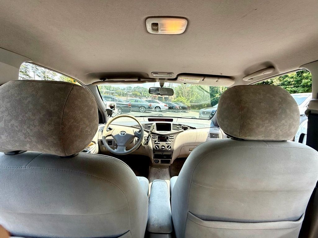 Toyota Prius 4-Door Sedan 2002