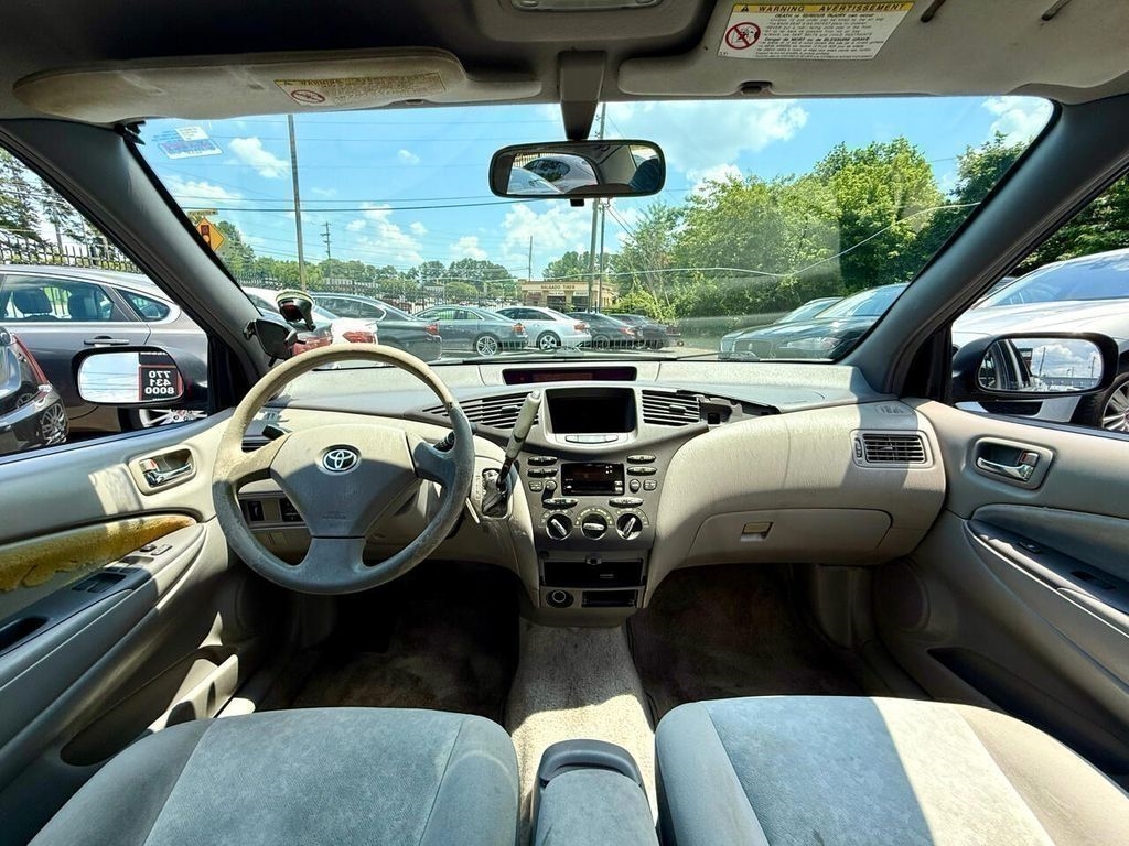 Toyota Prius 4-Door Sedan 2002