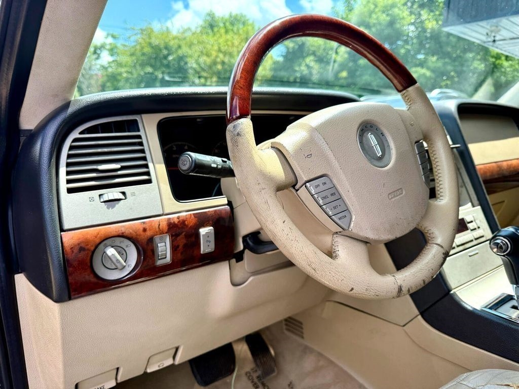 Lincoln Navigator 2WD Luxury 2006