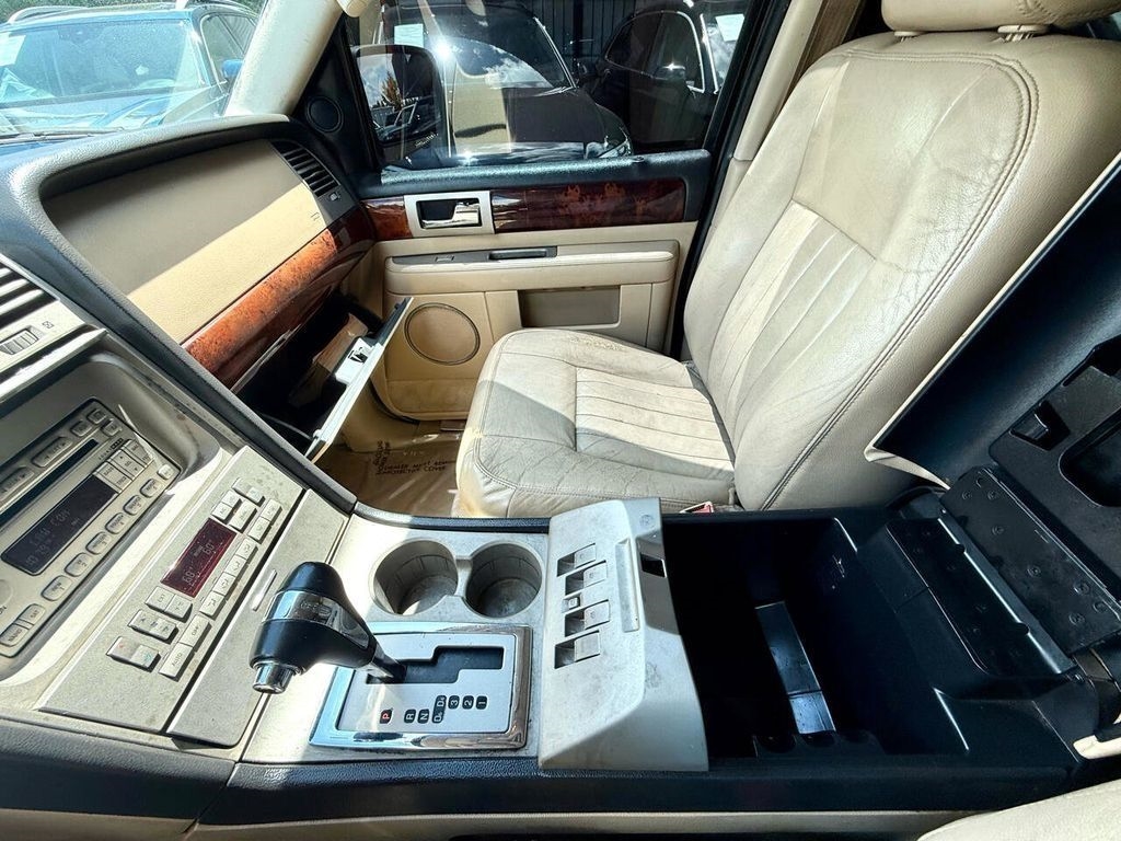 Lincoln Navigator 2WD Luxury 2006