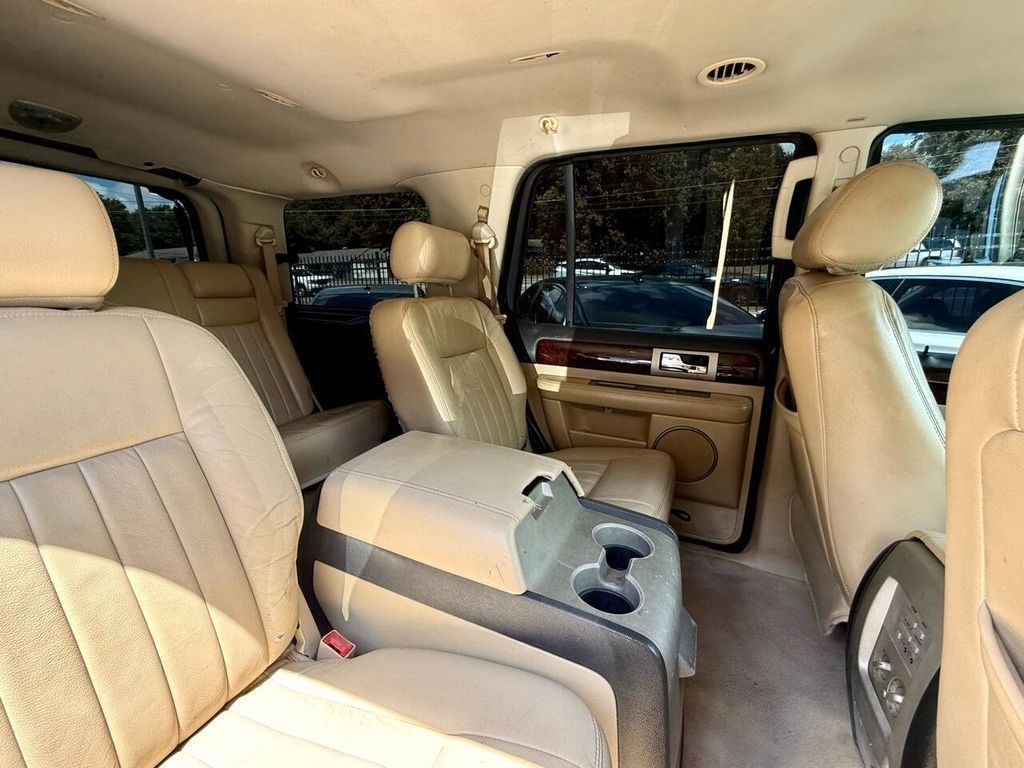 Lincoln Navigator 2WD Luxury 2006