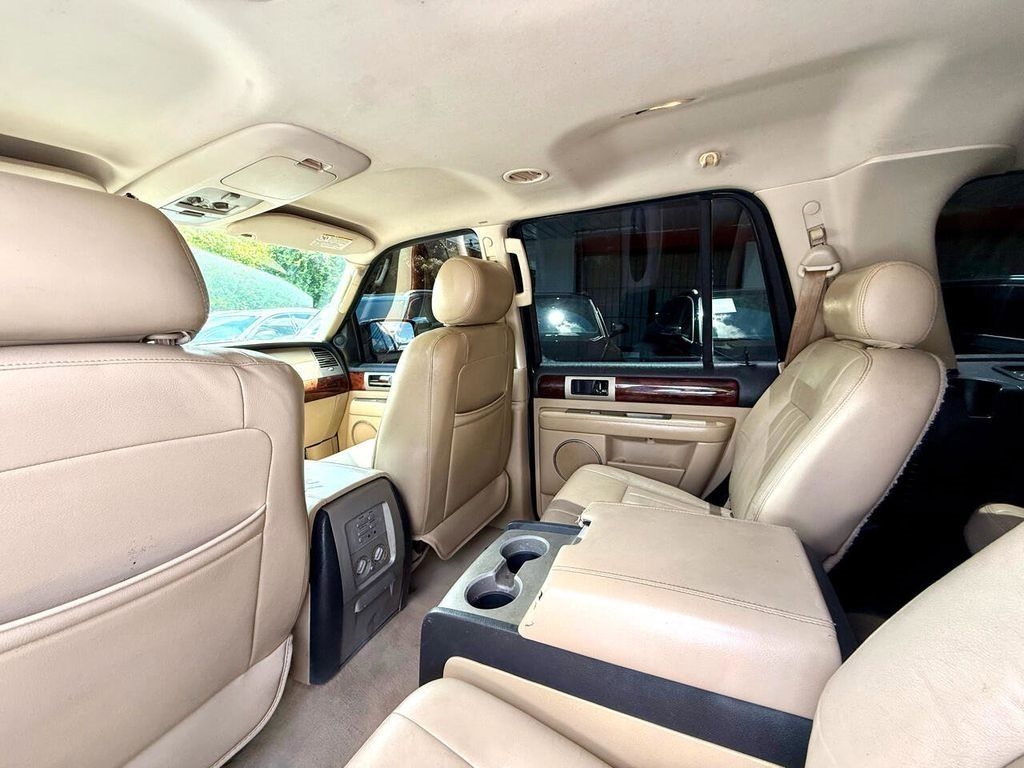 Lincoln Navigator 2WD Luxury 2006