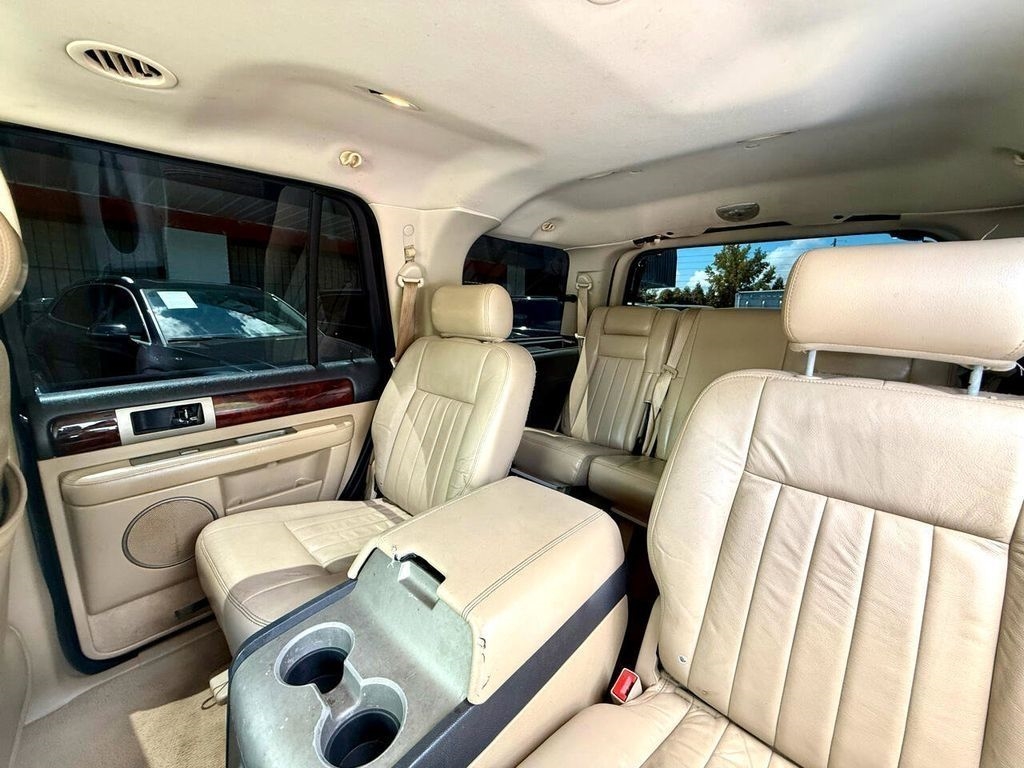 Lincoln Navigator 2WD Luxury 2006