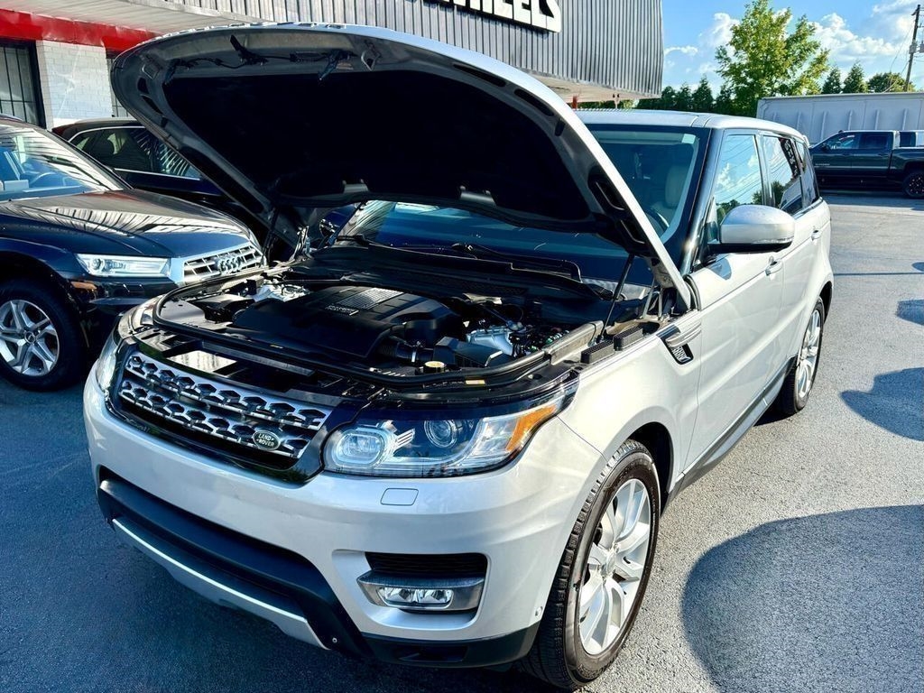 Land Rover Range Rover Sport 3.0L V6 Supercharged SE 2014
