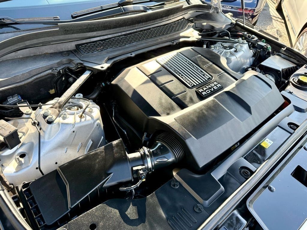 Land Rover Range Rover Sport 3.0L V6 Supercharged SE 2014