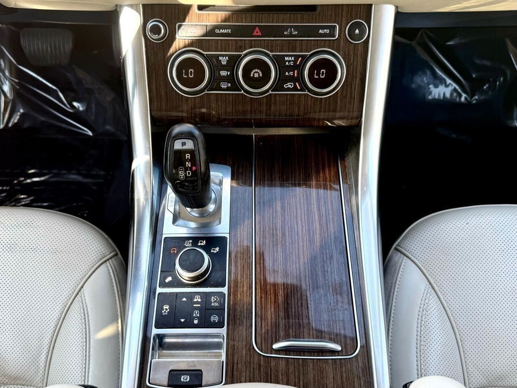 Land Rover Range Rover Sport 3.0L V6 Supercharged SE 2014