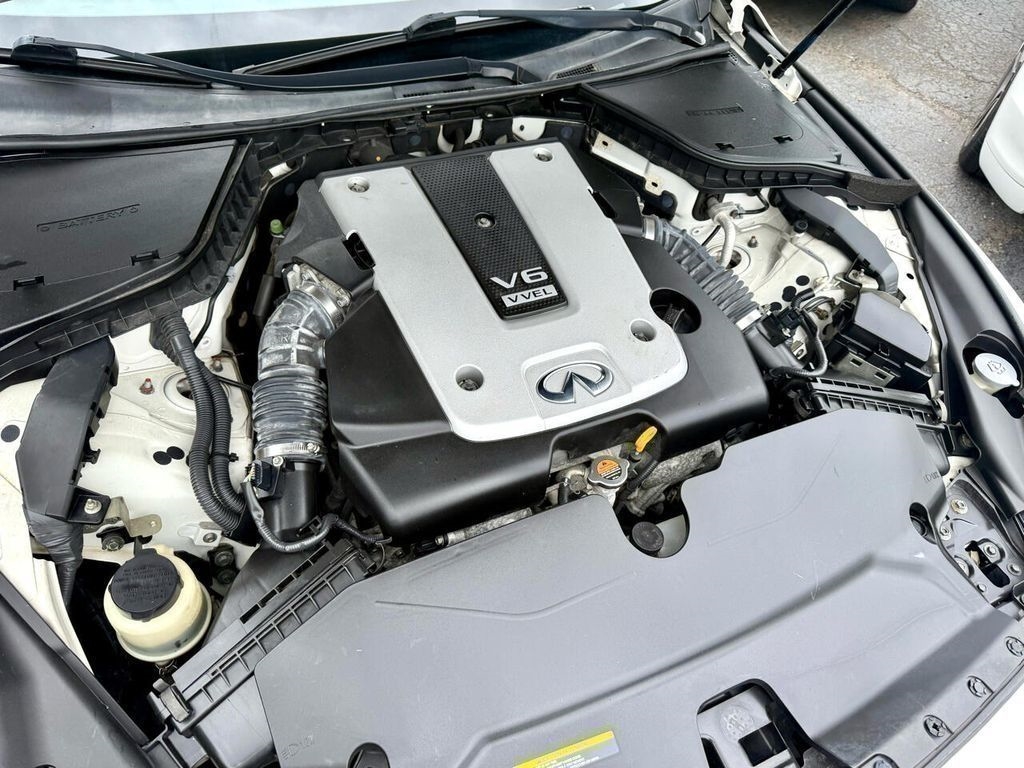 Infiniti Q50 Premium AWD 2014