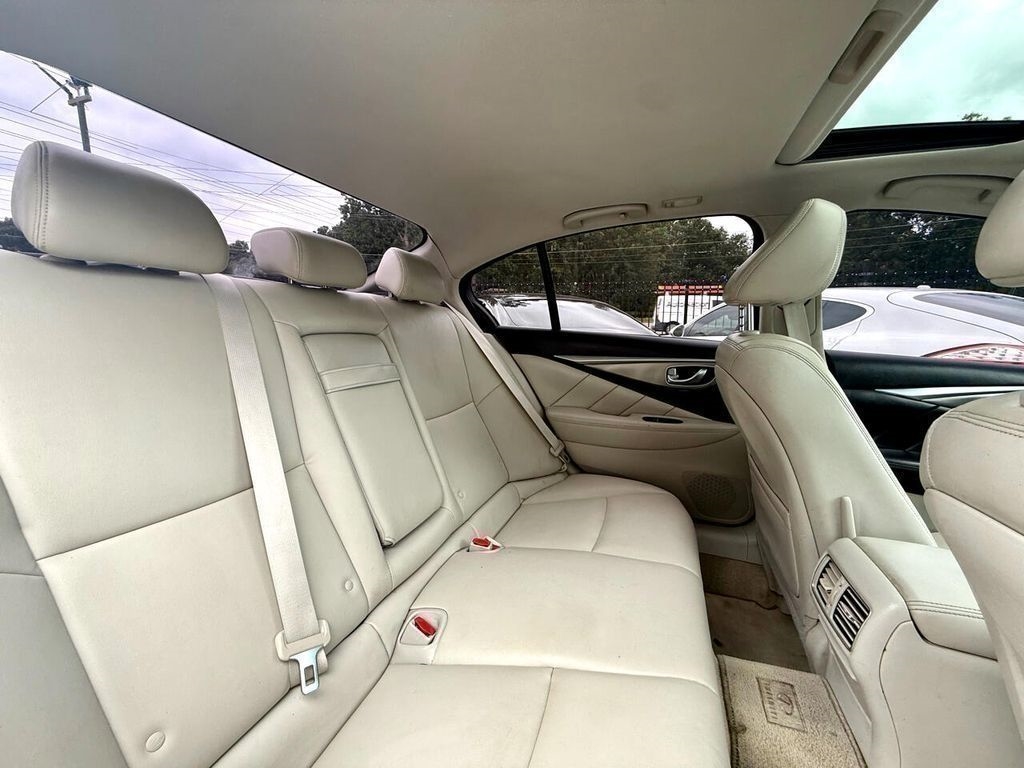 Infiniti Q50 Premium AWD 2014