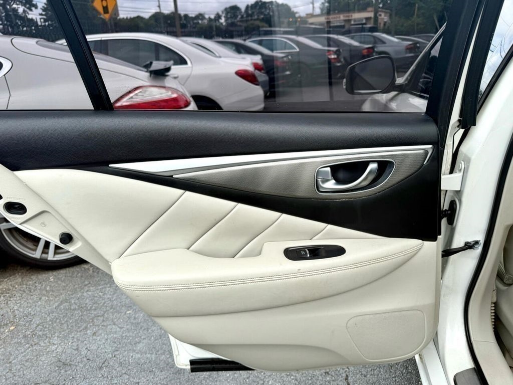 Infiniti Q50 Premium AWD 2014