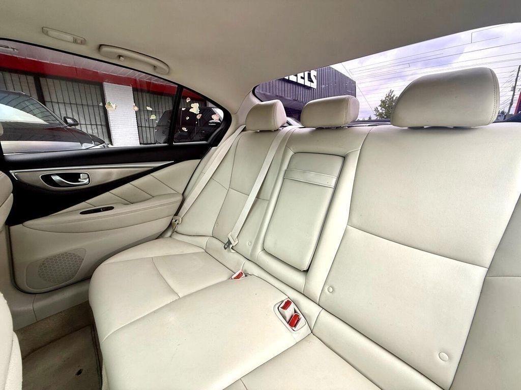 Infiniti Q50 Premium AWD 2014