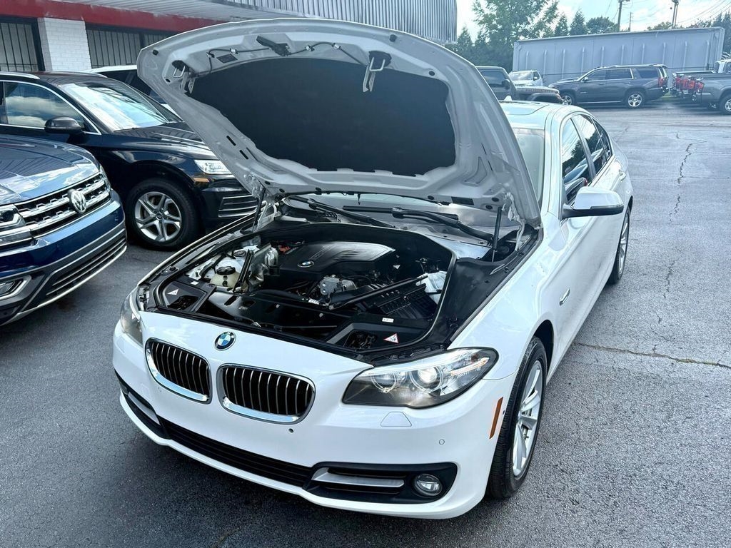BMW 5-Series 528i 2016