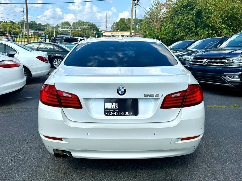BMW 5-Series 528i 2016