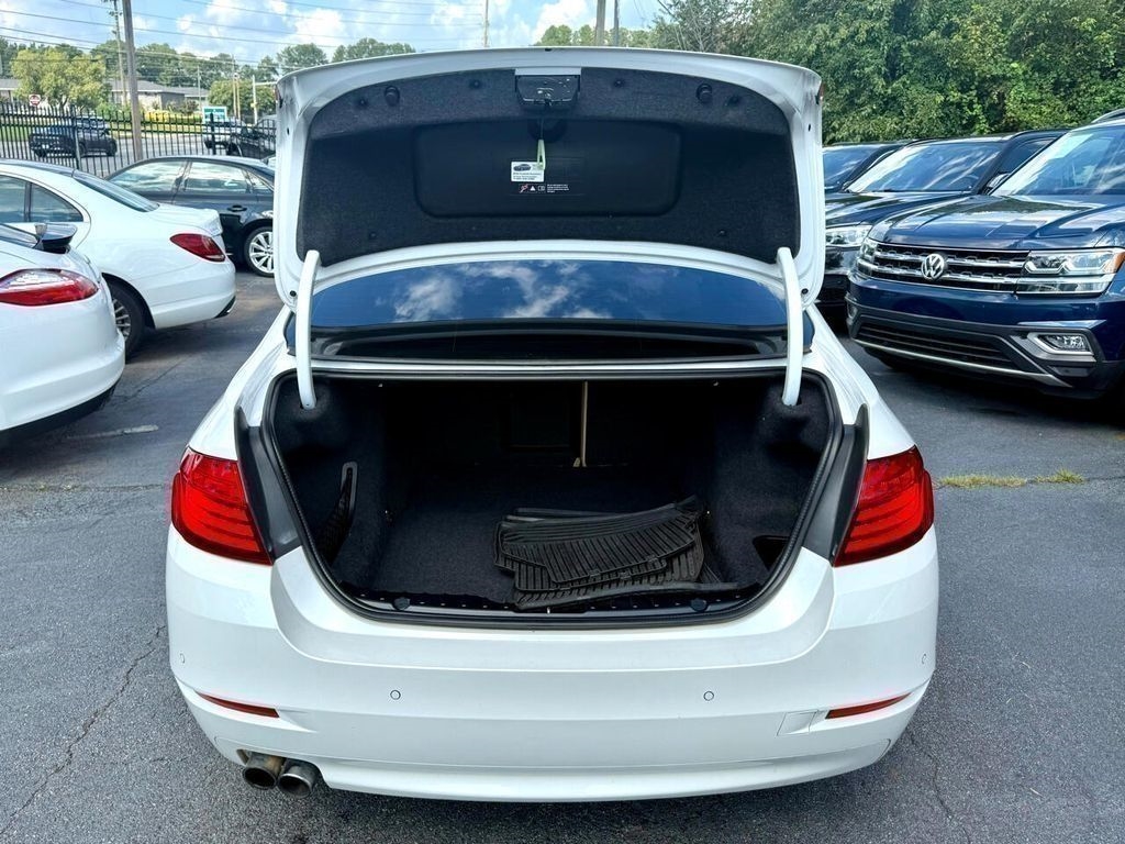BMW 5-Series 528i 2016