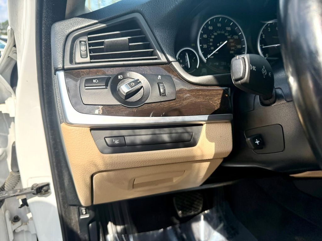 BMW 5-Series 528i 2016
