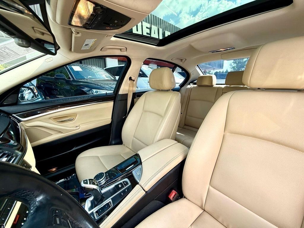BMW 5-Series 528i 2016