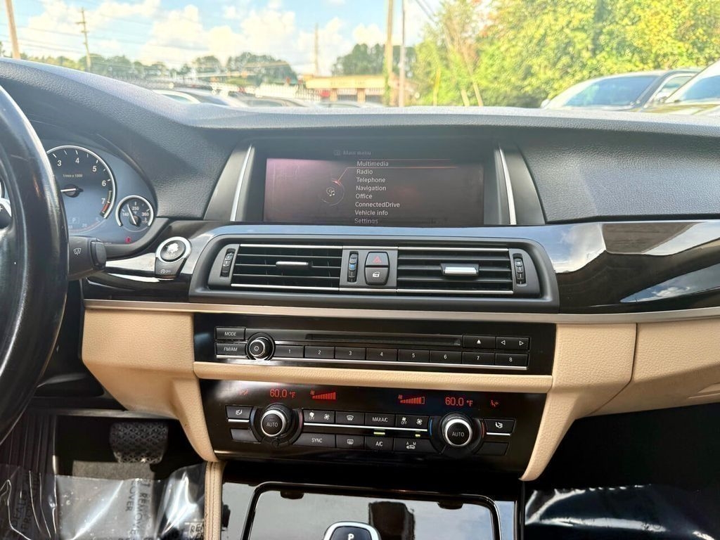 BMW 5-Series 528i 2016