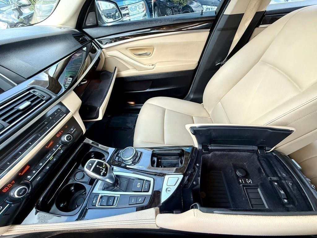 BMW 5-Series 528i 2016
