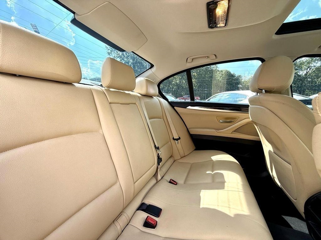 BMW 5-Series 528i 2016