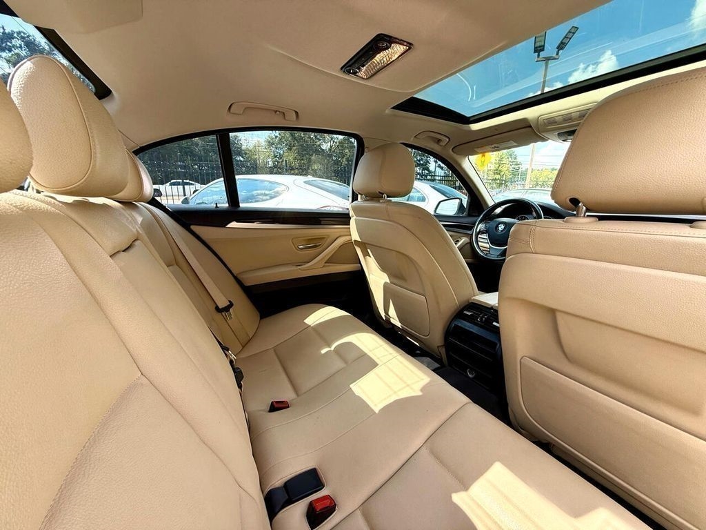 BMW 5-Series 528i 2016