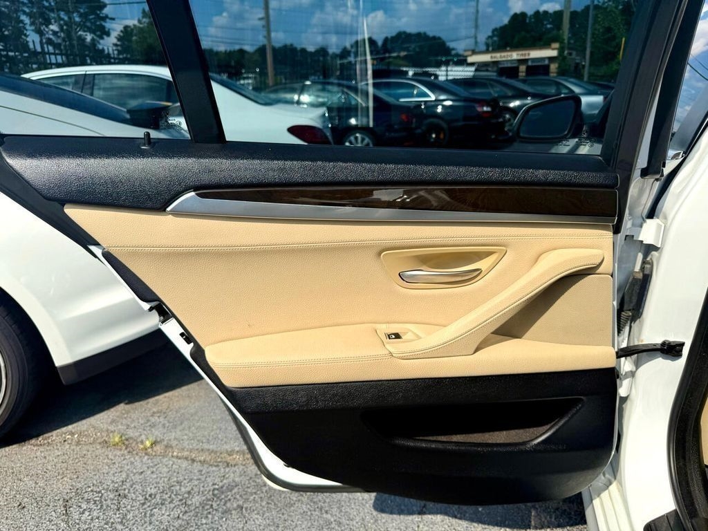 BMW 5-Series 528i 2016