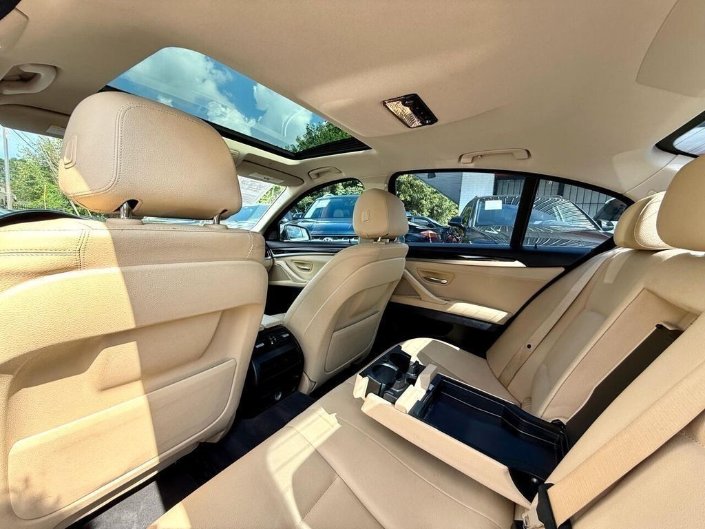 BMW 5-Series 528i 2016