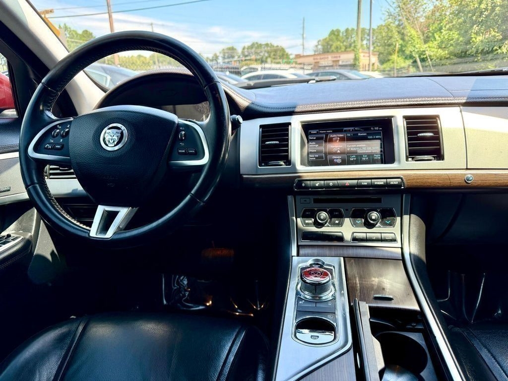 Jaguar XF-Series XF 2.0L I4T 2013
