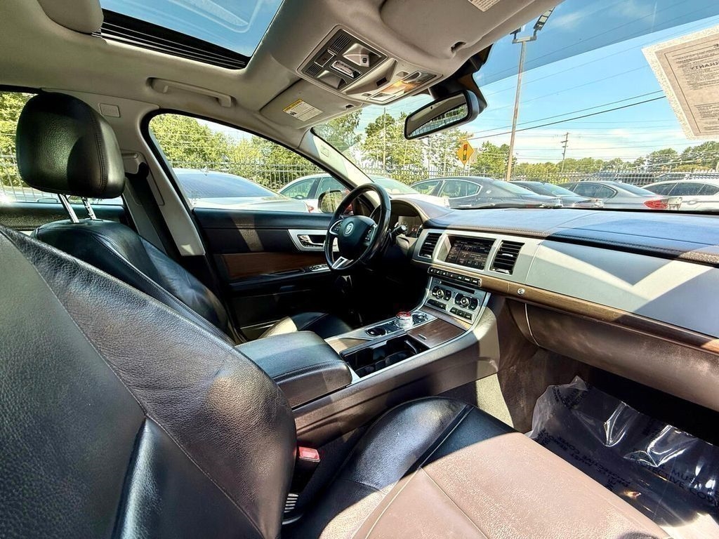 Jaguar XF-Series XF 2.0L I4T 2013