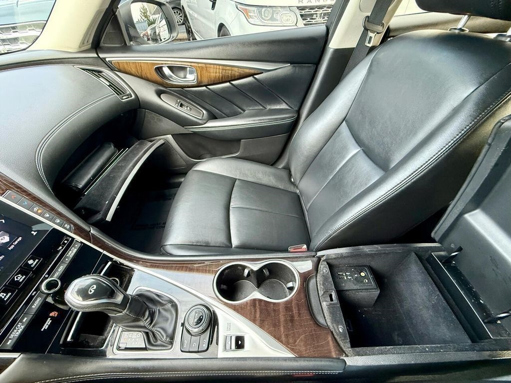 Infiniti Q50 3.0t LUXE AWD 2019