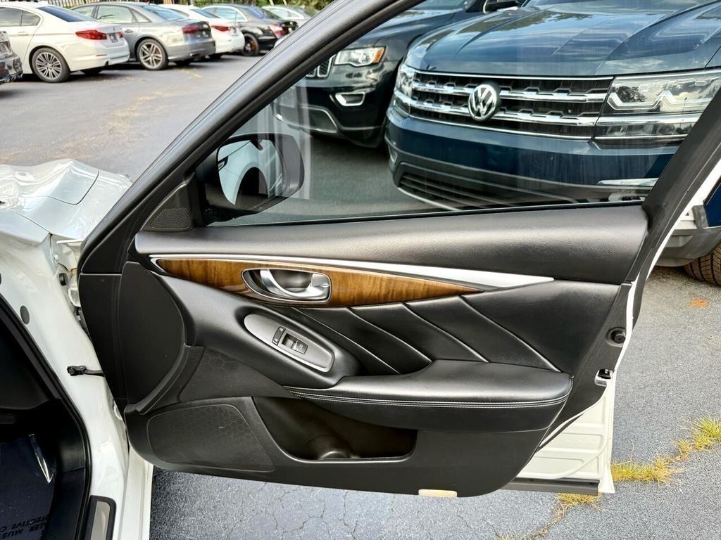 Infiniti Q50 3.0t LUXE AWD 2019