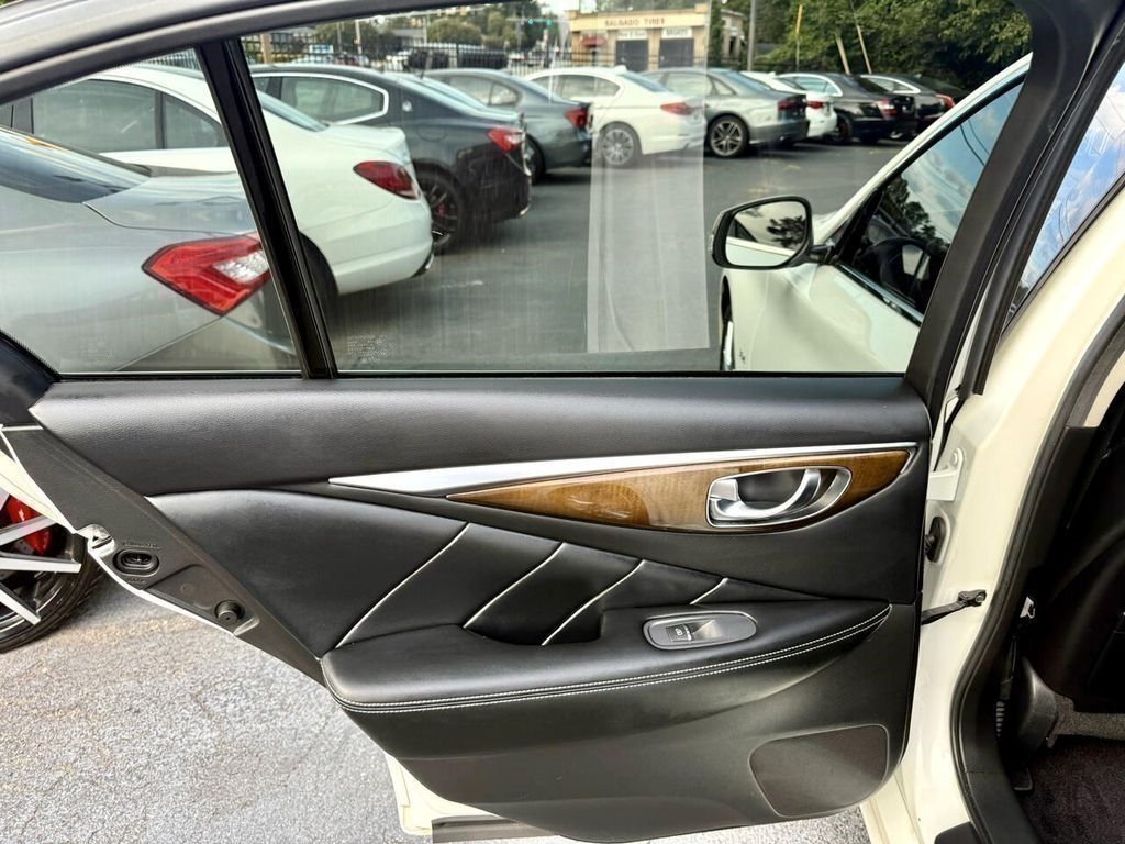 Infiniti Q50 3.0t LUXE AWD 2019