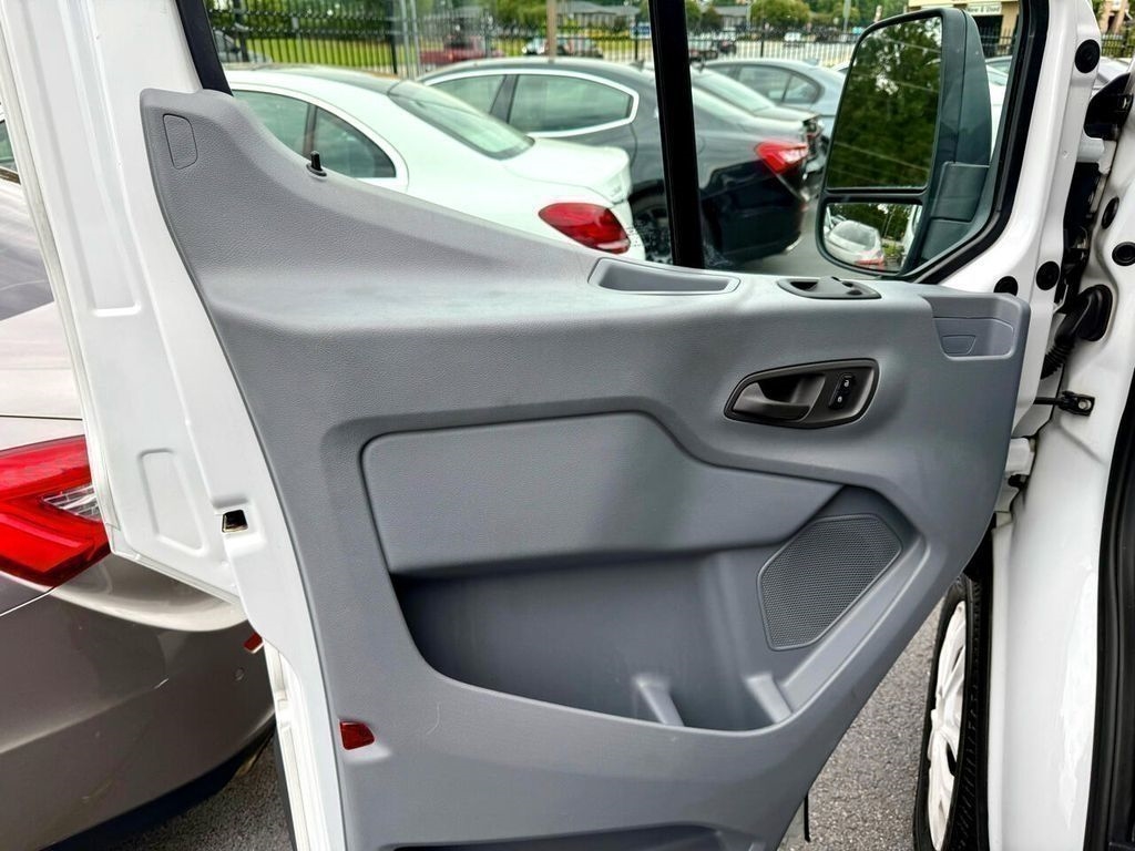 Ford Transit 150 Wagon Med. Roof XL w/Sliding Pass. 130-in. WB 2018