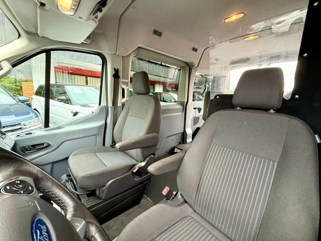 Ford Transit 150 Wagon Med. Roof XL w/Sliding Pass. 130-in. WB 2018