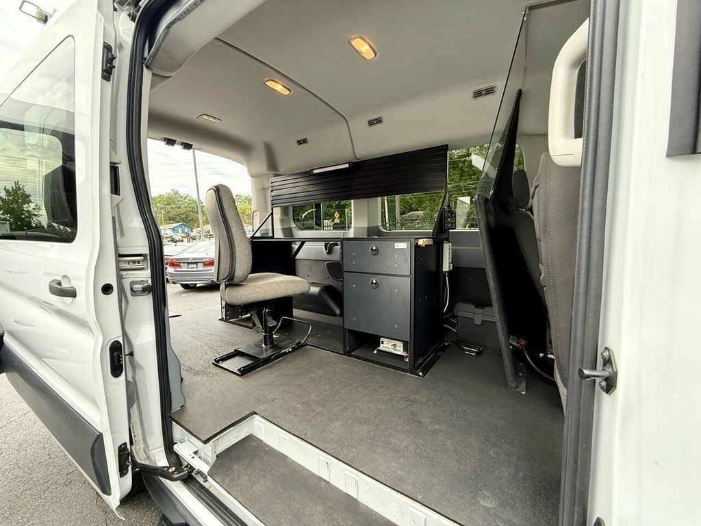 Ford Transit 150 Wagon Med. Roof XL w/Sliding Pass. 130-in. WB 2018