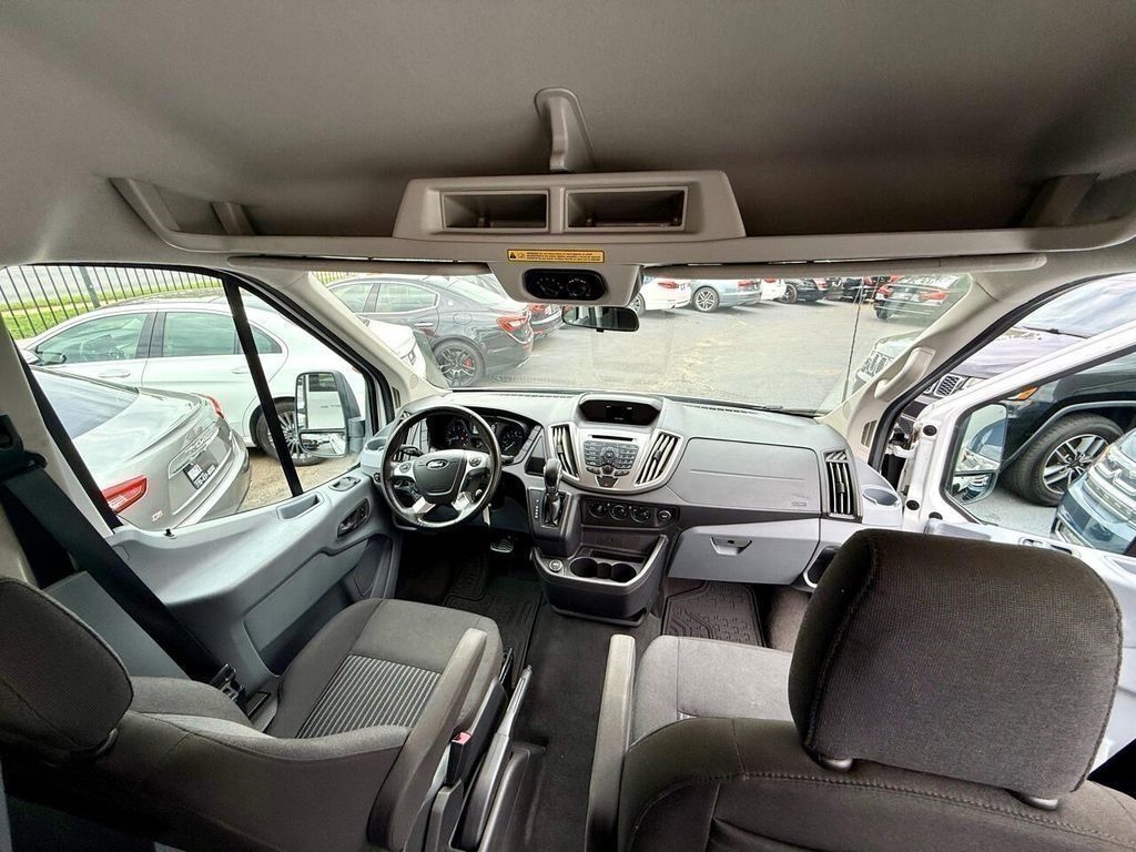 Ford Transit 150 Wagon Med. Roof XL w/Sliding Pass. 130-in. WB 2018
