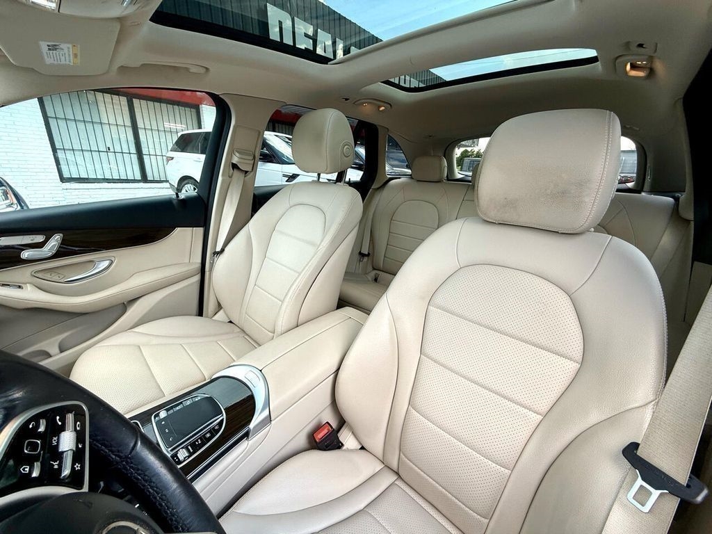 Mercedes-Benz GLC-Class GLC300 2022