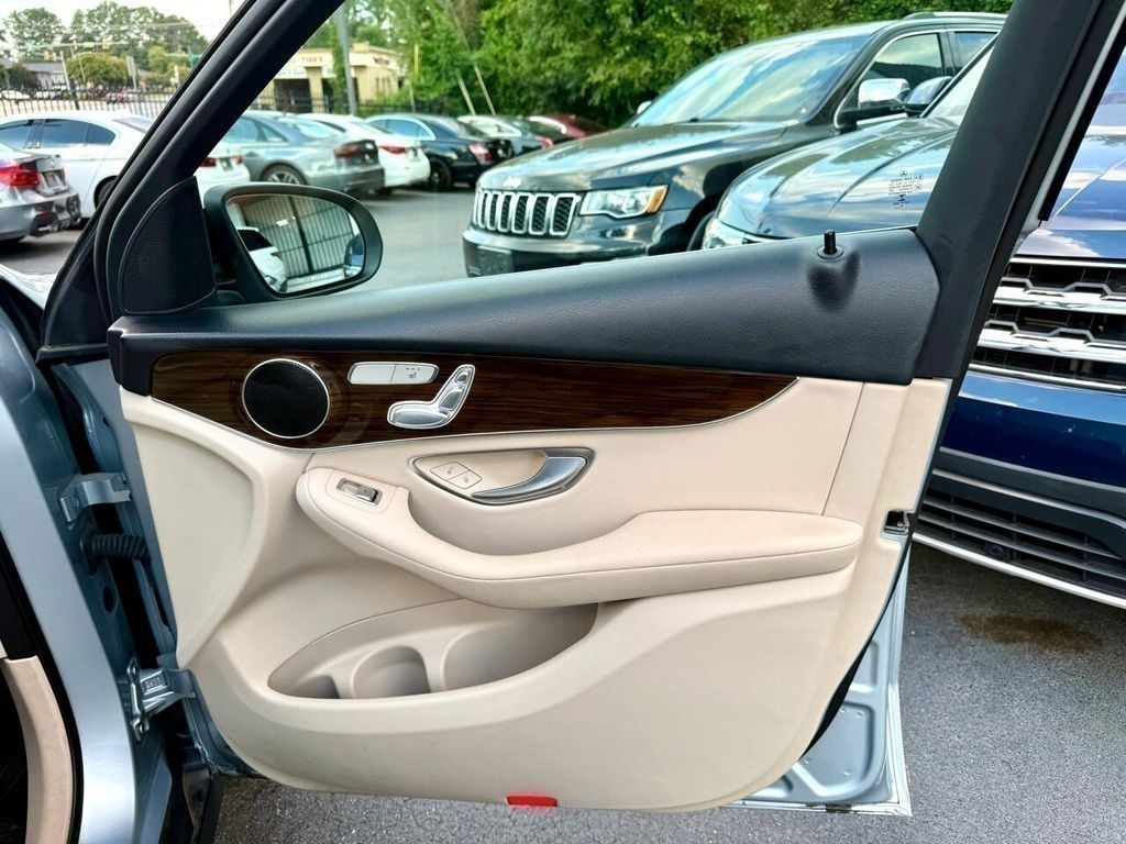 Mercedes-Benz GLC-Class GLC300 2022