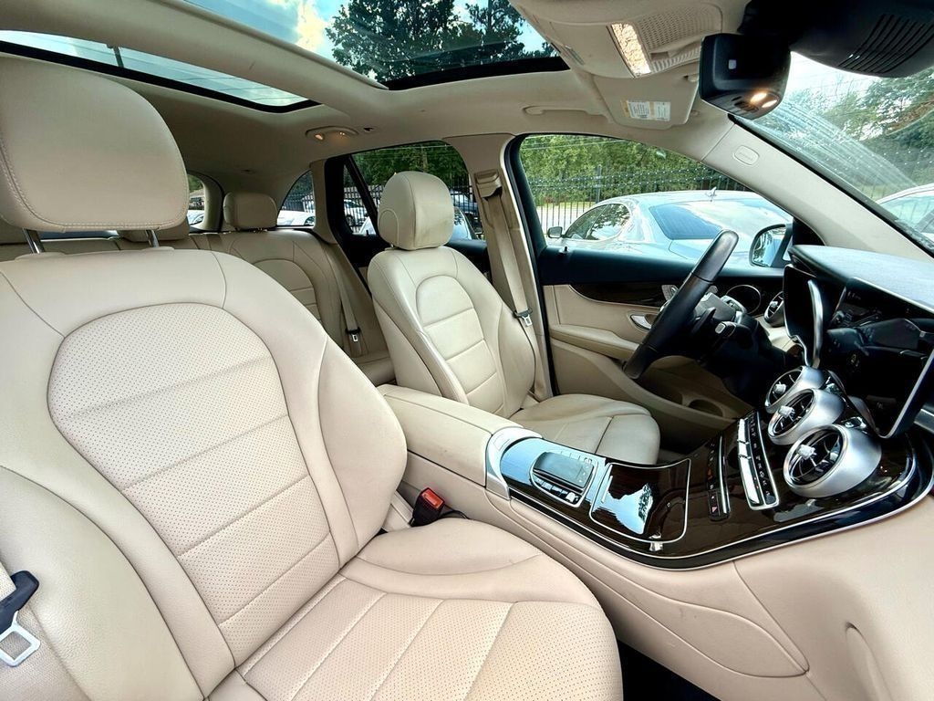 Mercedes-Benz GLC-Class GLC300 2022