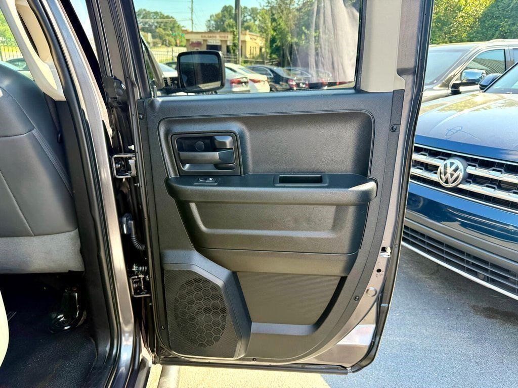 RAM 1500 Tradesman Quad Cab 4WD 2018