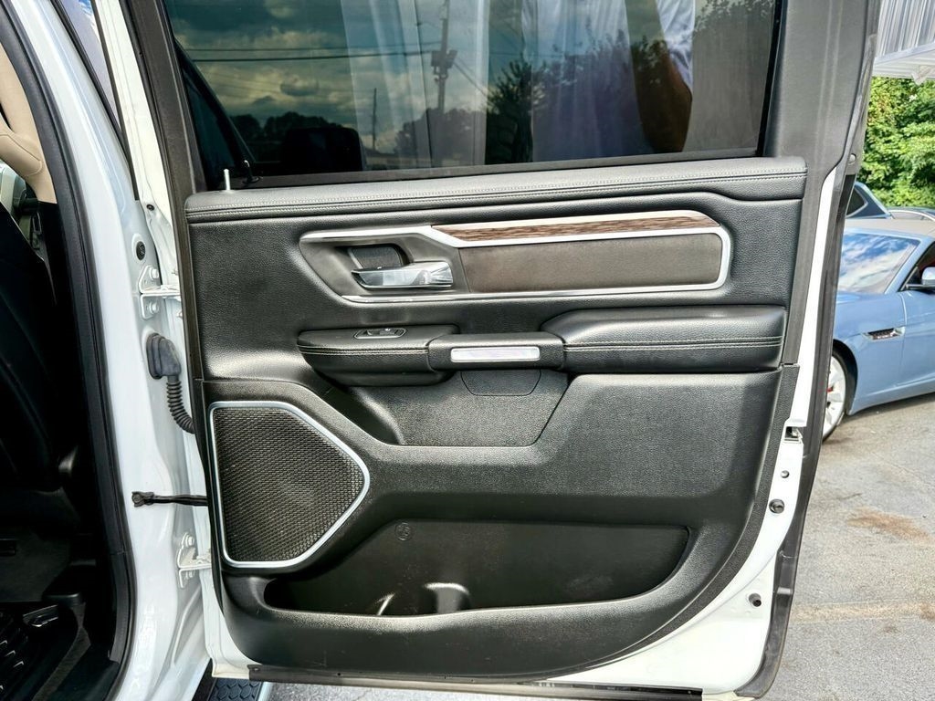RAM 1500 Laramie Crew Cab SWB 2WD 2020