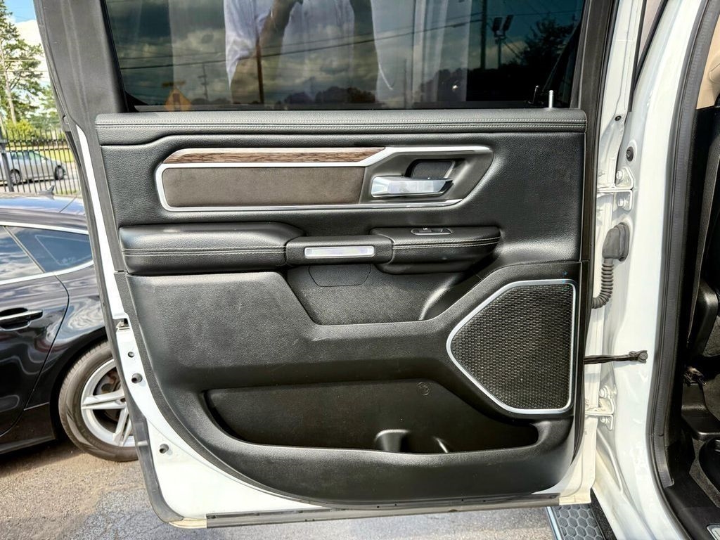RAM 1500 Laramie Crew Cab SWB 2WD 2020
