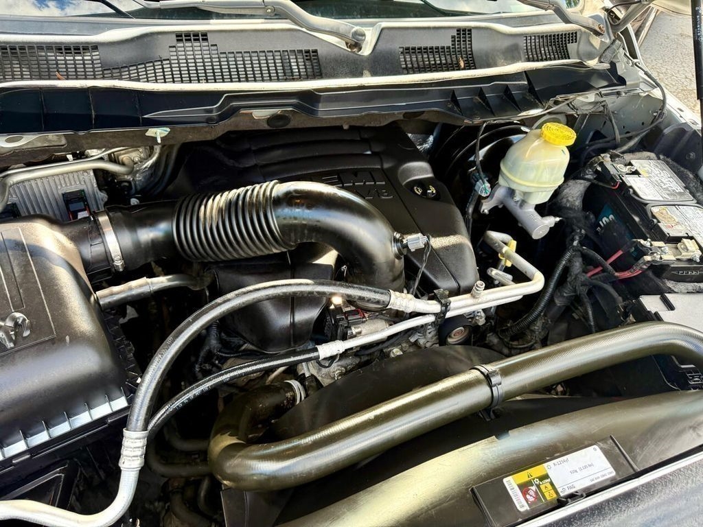 RAM 1500 SLT Crew Cab SWB 2WD 2017
