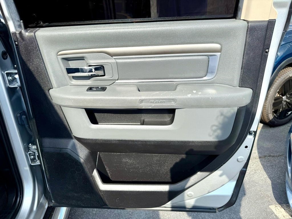 RAM 1500 SLT Crew Cab SWB 2WD 2017
