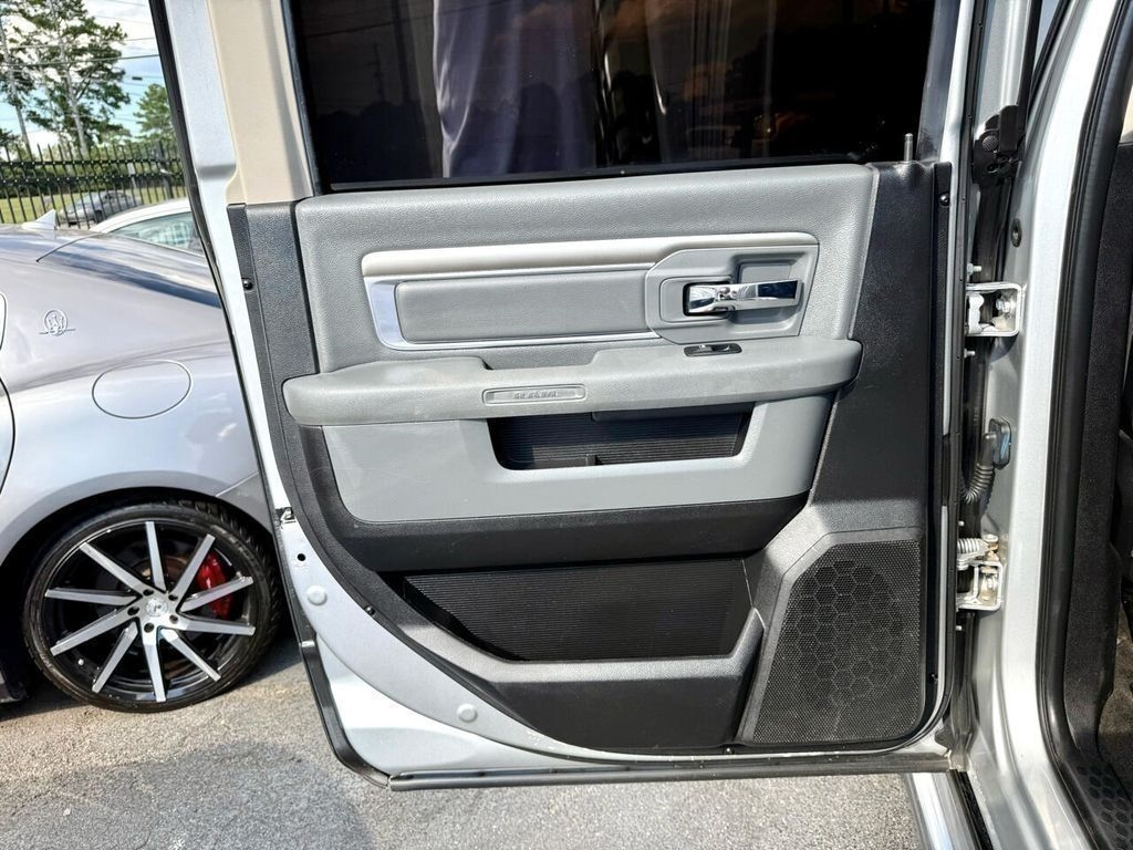 RAM 1500 SLT Crew Cab SWB 2WD 2017